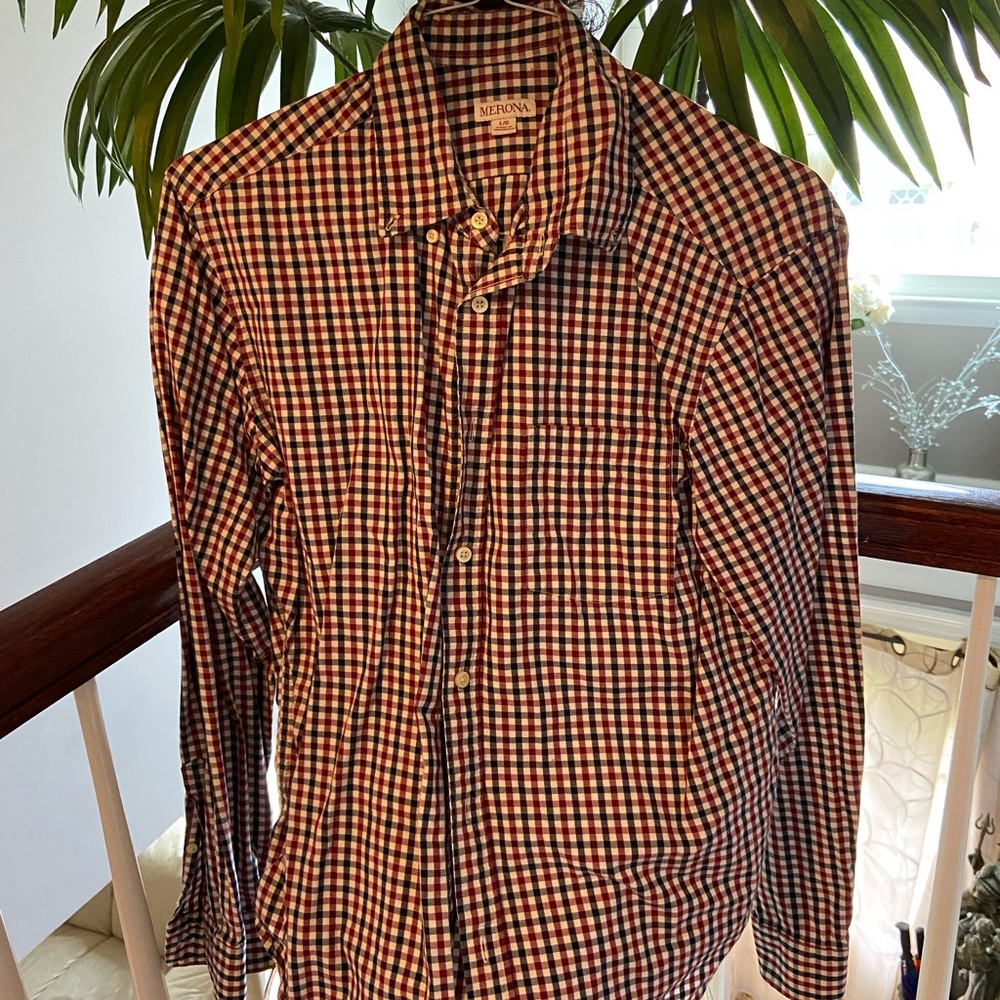 Like new dress shirt in a perfect condition.